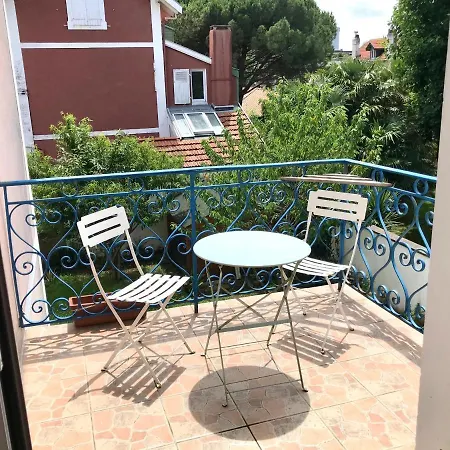 Grand Dans Maison * Μπαγιόν