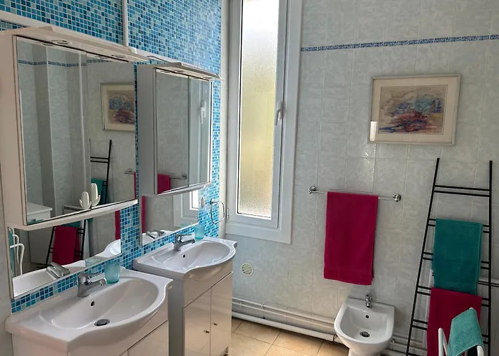 Appartement Grand Dans Maison Bayonne