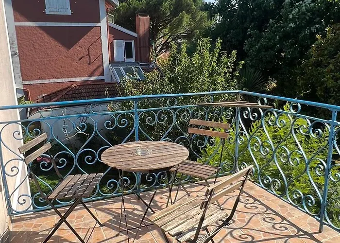 Appartement Grand Dans Maison