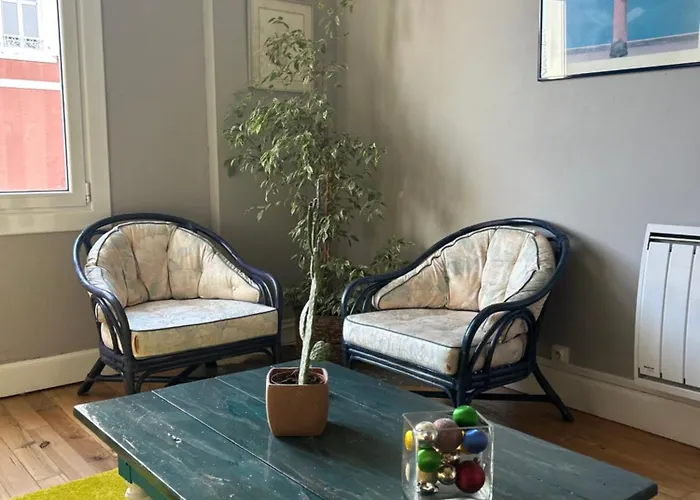 Grand Dans Maison 아파트